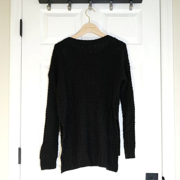 BCBGeneration - Crew Neck High Low Pullover Knit Sweater in Black / Size XS/S - Picture 3 of 5